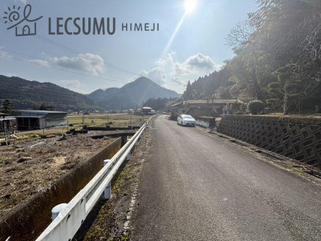 姫路市夢前町戸倉/売土地の前面道路含む現地写真