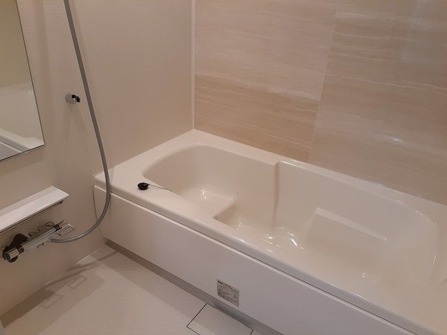 コッツ　ウォルズ　ガーデンの浴室