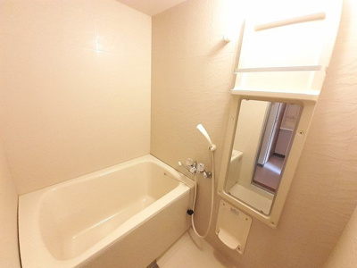 【浴室】 | シャン・ド・フルール | 日々の暮らしに欠かせないお風呂です