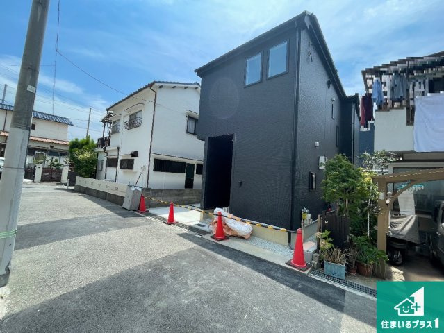 神戸市垂水区千代が丘　新築一戸建ての外観|周辺は落ち着いた街並みの住宅地！子育てがしやすい住環境です！まだ未完成ですが、現地でしかわからない事もございます。是非一度ご覧ください。