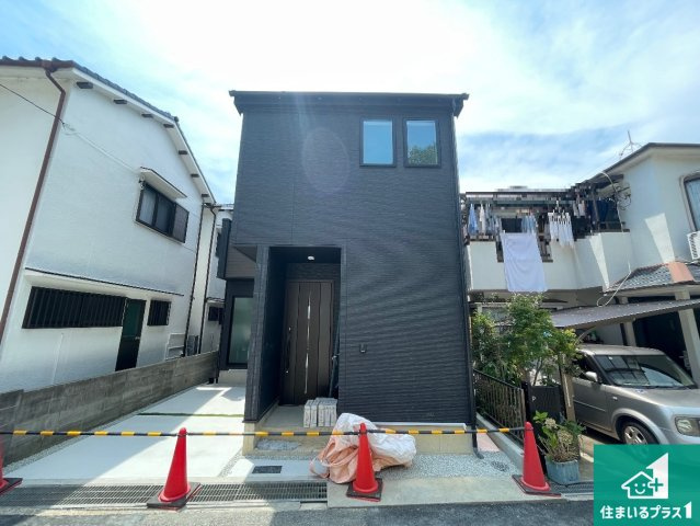 神戸市垂水区千代が丘　新築一戸建ての外観|周辺は落ち着いた街並みの住宅地！子育てがしやすい住環境です！まだ未完成ですが、現地でしかわからない事もございます。是非一度ご覧ください。