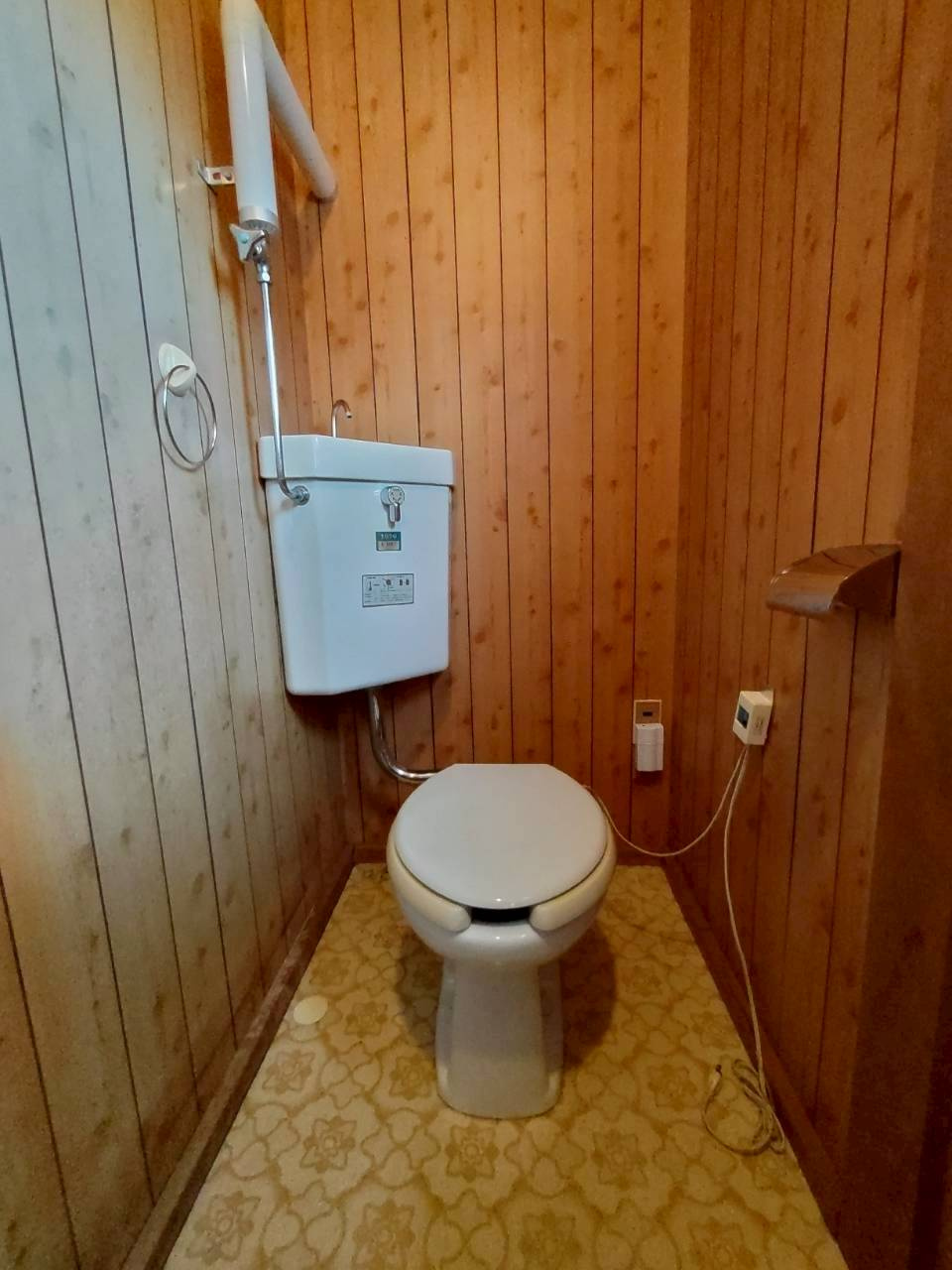 桜ケ岡6丁目41-22借家の収納