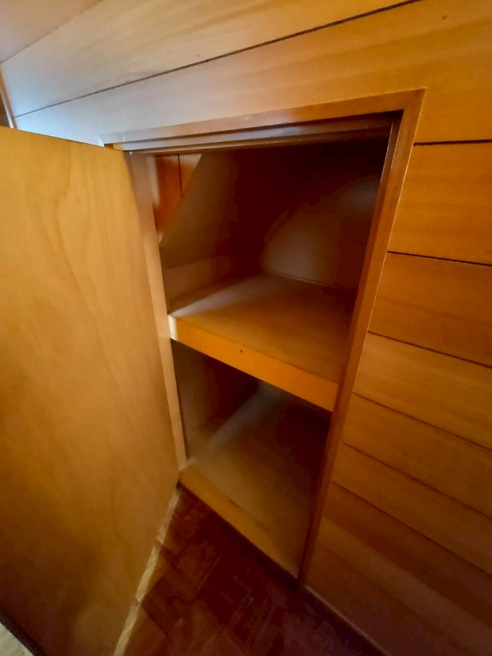 桜ケ岡6丁目41-22借家の収納