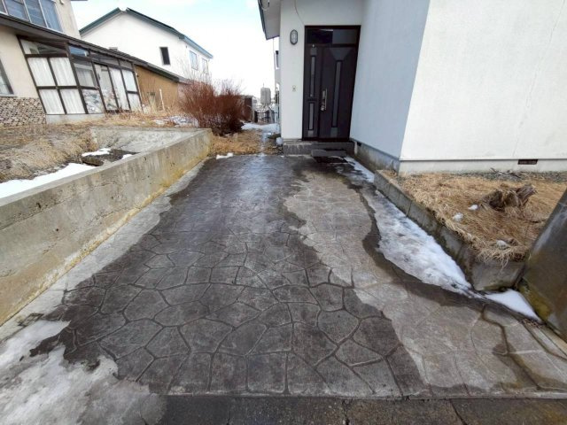 桜ケ岡6丁目41-22借家の駐車場