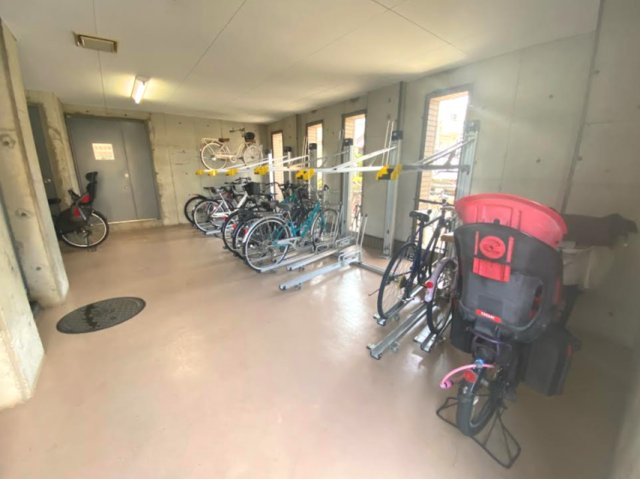 プレステージュミネギシのエントランス|ゆとりのあるエントランスです