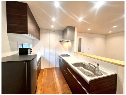 高知市針木東町　中古一戸建てのキッチン|家事動線◎ 使いやすさにこだわった対面キッチン