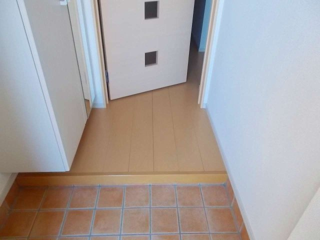 サニー青山の玄関