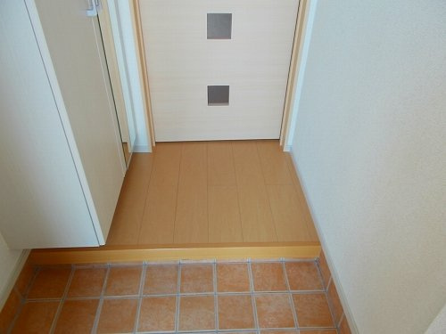 グランデ光祥２の玄関