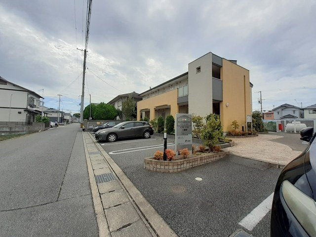 メゾン・ド・花水木　弐番館の駐車場