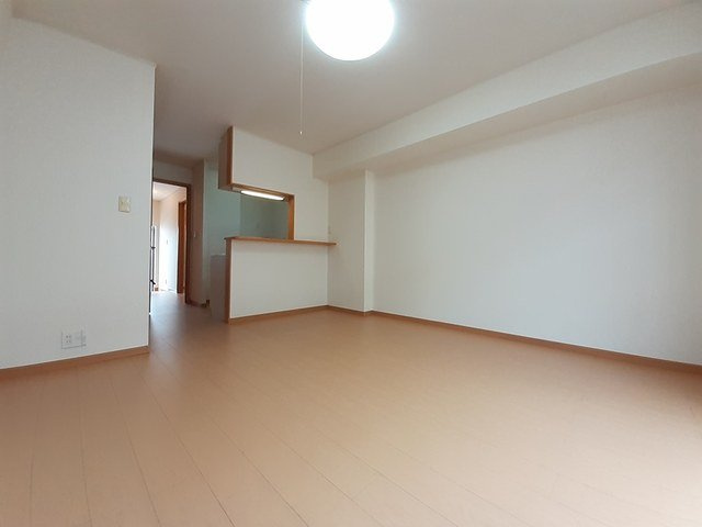 メゾン・ド・花水木　弐番館の居間・リビング