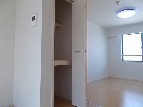 ソリッソ三条の内装