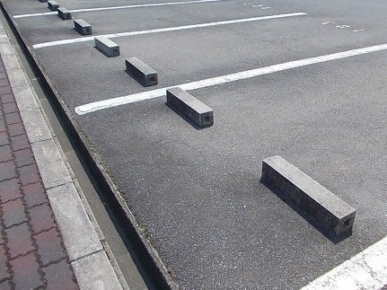 リリースタウンの駐車場