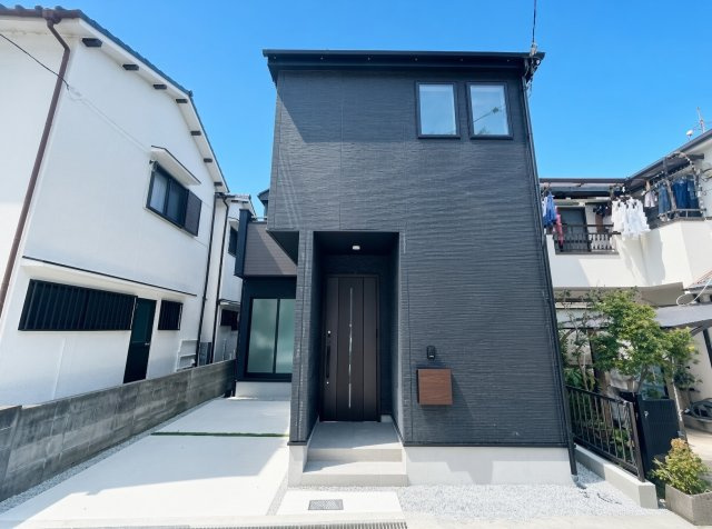 神戸市垂水区千代が丘　新築一戸建てのトイレ|シンプルなトイレは落ち着く空間！お手入れも簡単です！