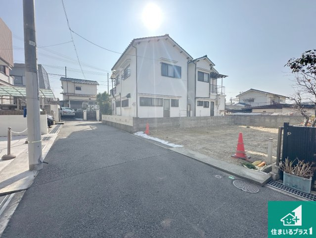 神戸市垂水区千代が丘　新築一戸建ての前面道路含む現地写真|周辺は落ち着いた街並みの住宅地！子育てがしやすい住環境です！まだ未完成ですが、現地でしかわからない事もございます。是非一度ご覧ください。
