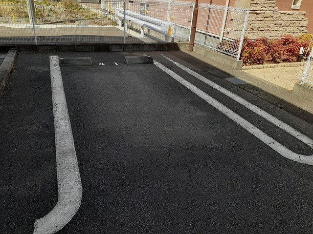 サニーパレスＤの駐車場