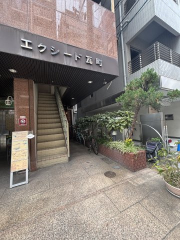 エクシード瓦町のエントランス|建物の内部です