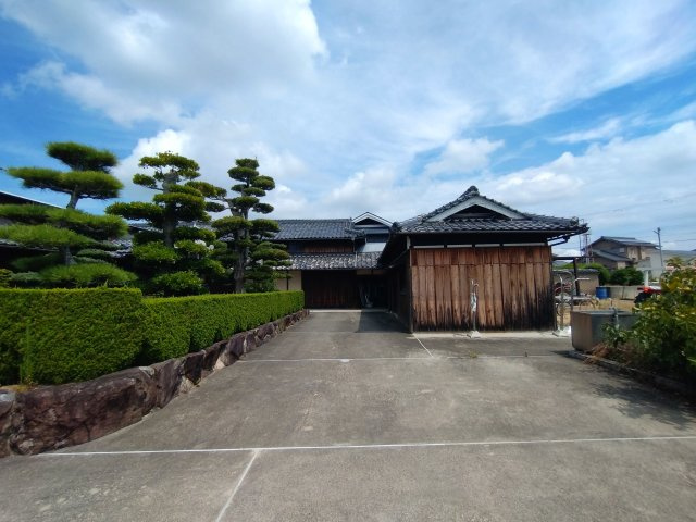 岩岡町野中中古戸建の外観