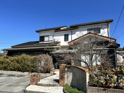 【外観】 | 宮崎売家 | 落ち着いた街並みに馴染む、気品ある外観デザイン。