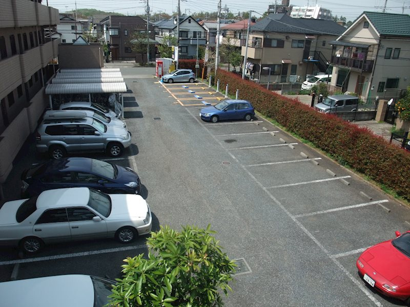 ヴェルドミールの駐車場