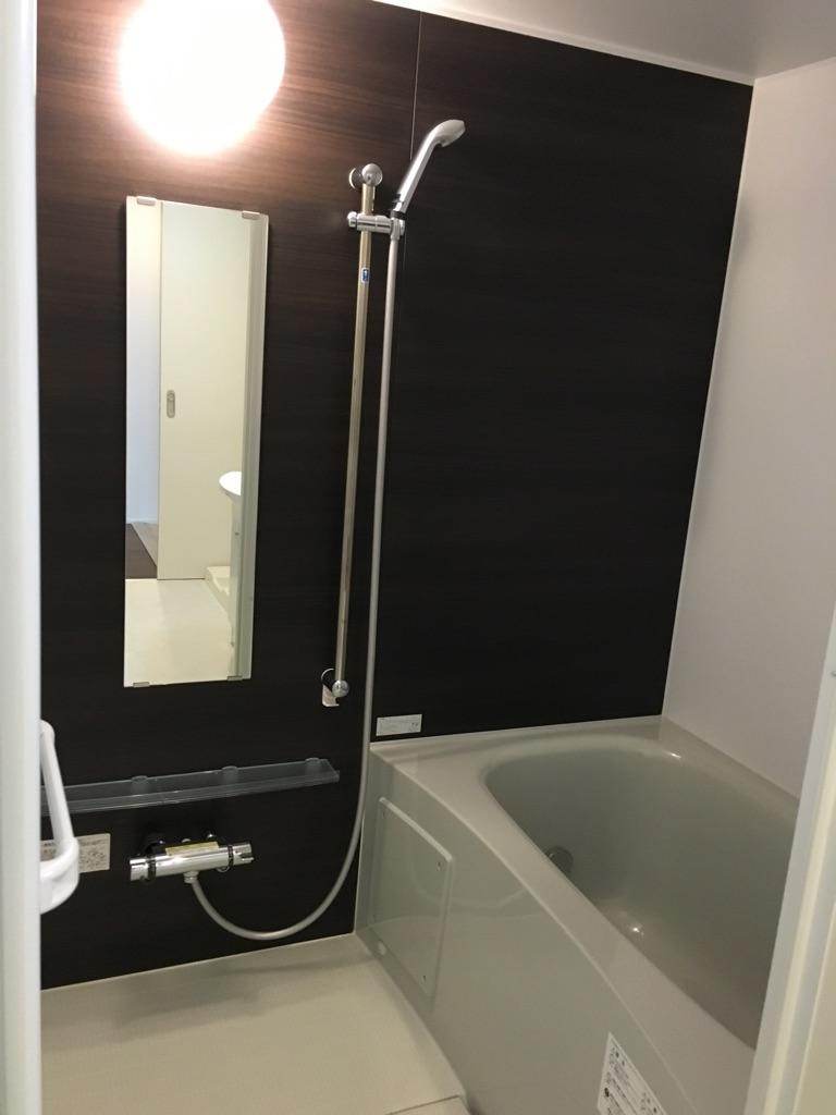 エル・ソル旭町の浴室