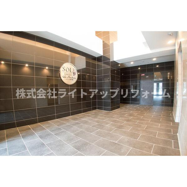 ソルテラスKOBE湊町のエントランス