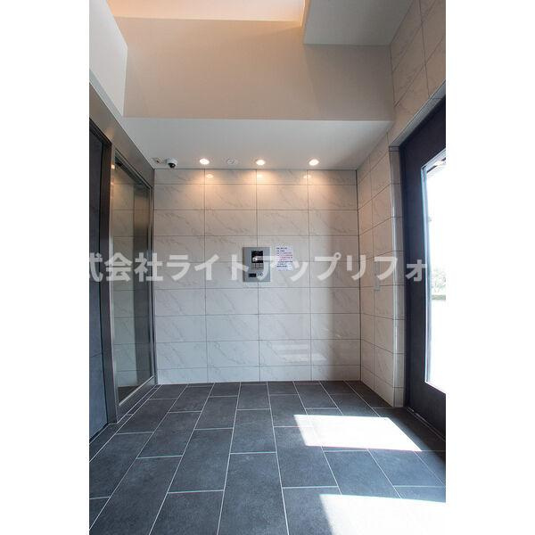 ソルテラスKOBE湊町のエントランス