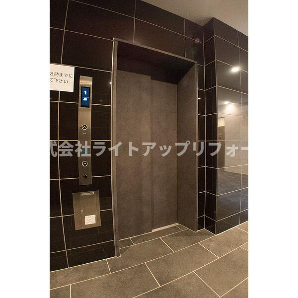 ソルテラスKOBE湊町のエントランス