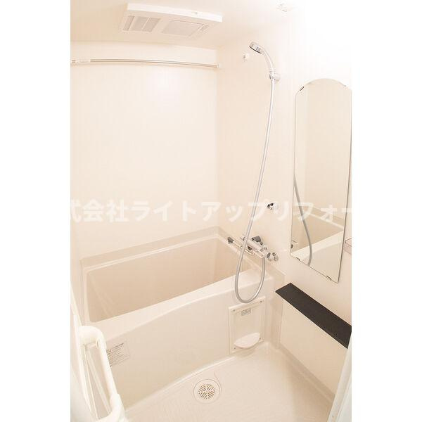 ソルテラスKOBE湊町の浴室