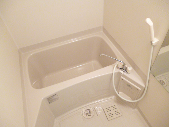 レジュールアッシュ神戸元町の浴室