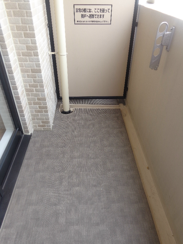 レジュールアッシュ神戸元町のバルコニー