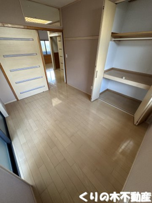 【寝室】 | ナガノハウス | 広くて明るい寝室