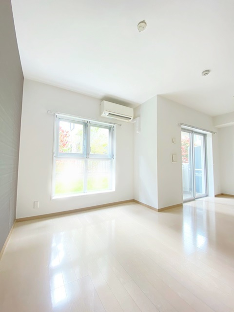 藤沢市弥勒寺１丁目の賃貸マンションの居間・リビング