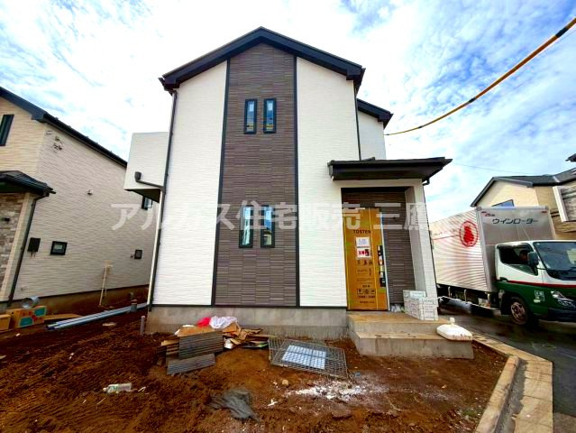 中央線 吉祥寺駅 バス13分 天神前停歩5分 三鷹市北野3丁目 新築戸建の外観