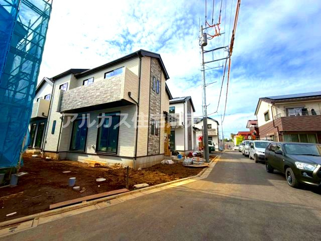 中央線 吉祥寺駅 バス13分 天神前停歩5分 三鷹市北野3丁目 新築戸建の前面道路含む現地写真