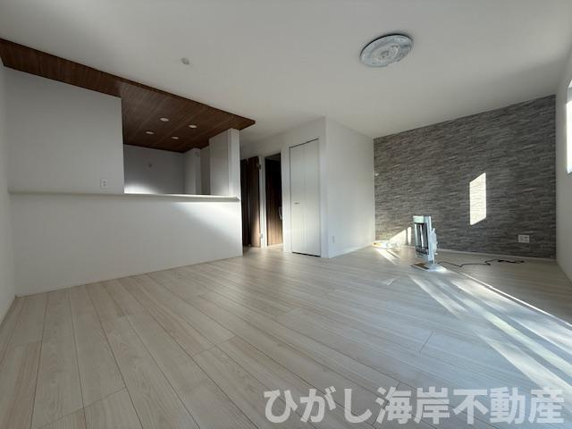 大磯町東小磯　新築戸建　全２棟の居間・リビング|17帖　LDK