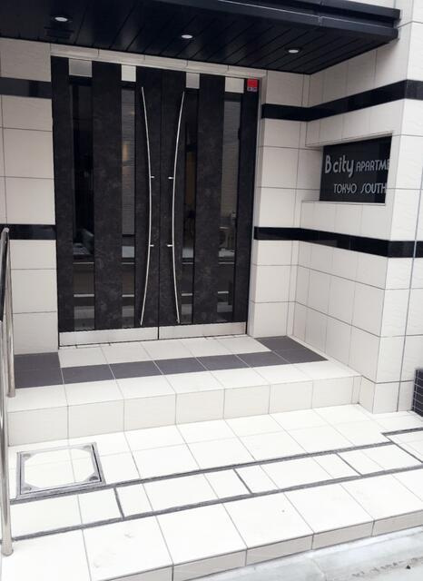 Ｂ　ＣＩＴＹ　ＡＰＡＲＴＭＥＮＴ　ＴＯＫＹＯ　ＳＯＵＴＨのエントランス|建物の入り口です