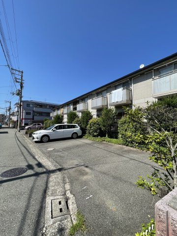 パセオ三国ヶ丘の駐車場