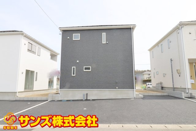 岩瀬郡鏡石町境　　　２号棟　　　鏡石第１小学校、鏡石中学区の外観|西側から見た外観