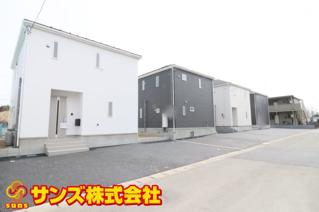 岩瀬郡鏡石町境　　　２号棟　　　鏡石第１小学校、鏡石中学区の外観|西側前面道路