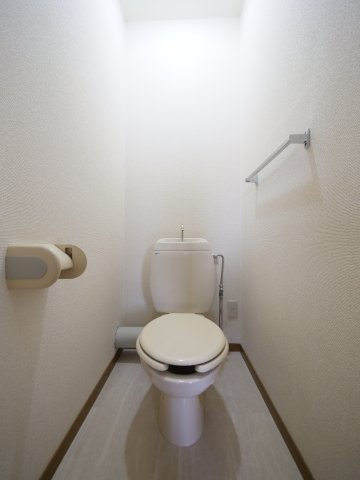 シャルマン竜之口Bのトイレ|※写真は別の部屋のものです。