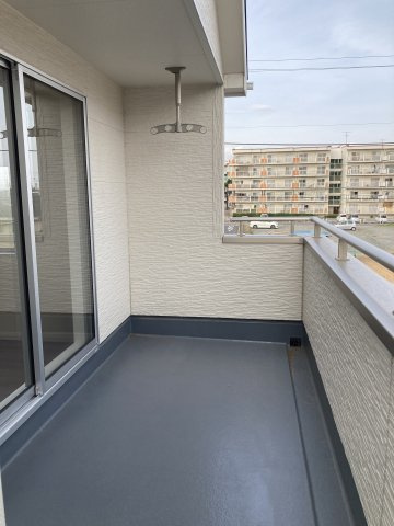 リーブルガーデンS前橋市江田町第４　１号棟のバルコニー|ワイドバルコニーがあり沢山の洗濯物が干せますよ