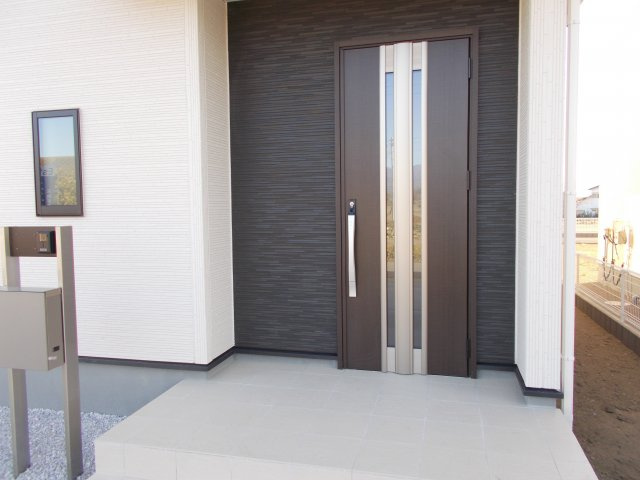 リーブルガーデンS前橋市江田町第４　１号棟の玄関|落ち着いた玄関です