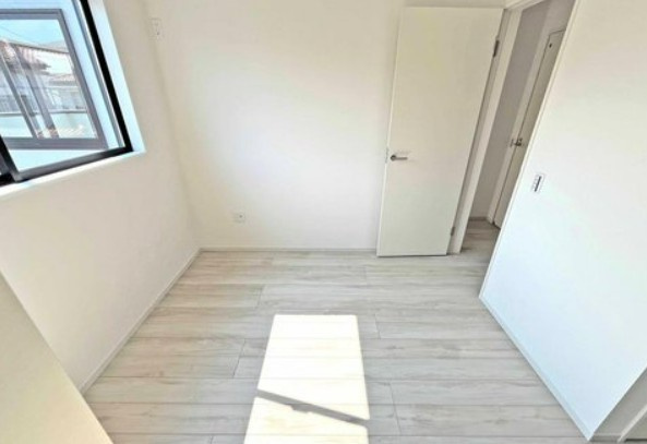 【新築】坂戸市千代田７期 全１棟の洋室|4.9帖＋4.8帖の洋室です