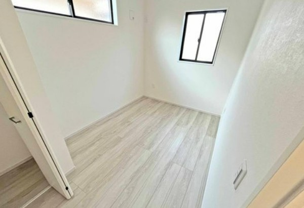 【新築】坂戸市千代田７期 全１棟の洋室|2F 4.6帖洋室です！