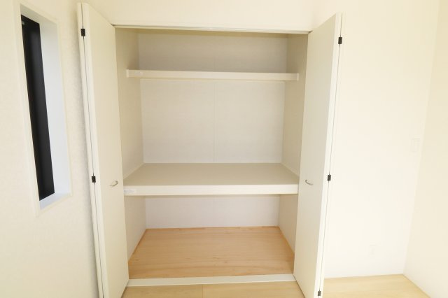 岩瀬郡鏡石町境　　　３号棟　　　鏡石第１小学校、鏡石中学区の収納|※同社施工例