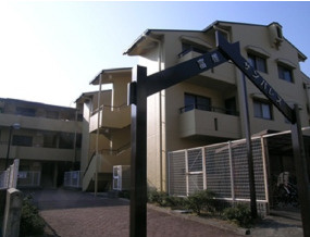 奈良市富雄川西１丁目の賃貸マンションの外観