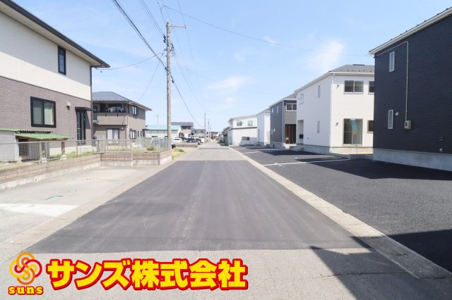 岩瀬郡鏡石町境　　　４号棟　　　鏡石第１小学校、鏡石中学区の外観|西側前面道路