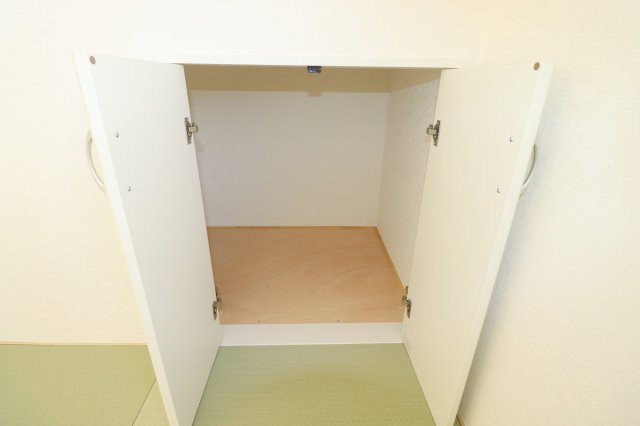 岩瀬郡鏡石町境　　　４号棟　　　鏡石第１小学校、鏡石中学区の収納|※同社施工例