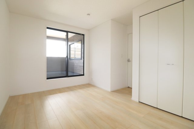 岩瀬郡鏡石町境　　　４号棟　　　鏡石第１小学校、鏡石中学区の洋室|※同社施工例