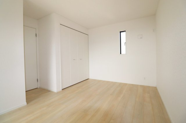 岩瀬郡鏡石町境　　　４号棟　　　鏡石第１小学校、鏡石中学区の洋室|※同社施工例